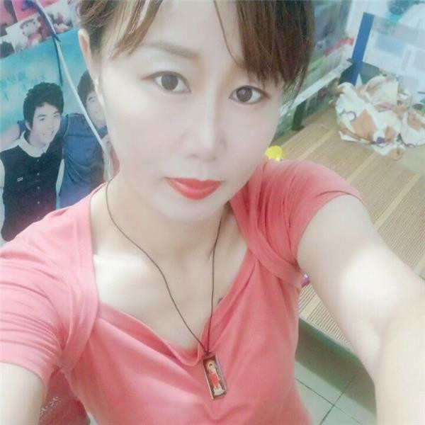 白虎头小区温柔少妇